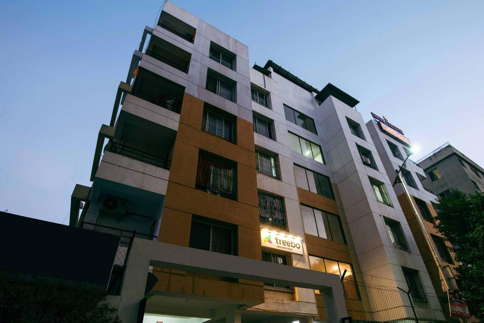Готель Treebo Empire Executive Premium, Hinjewadi Хіньеваді Екстер'єр фото