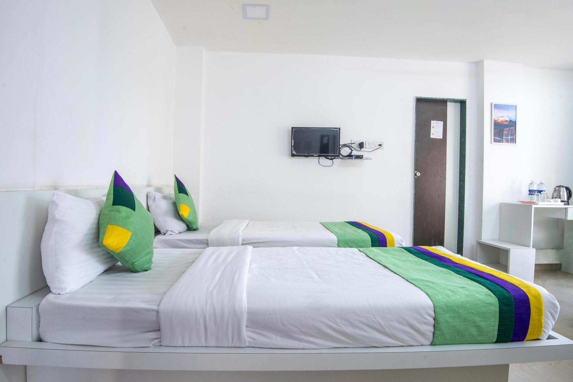 Готель Treebo Empire Executive Premium, Hinjewadi Хіньеваді Екстер'єр фото